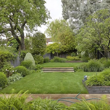 דירות לונדון Unwind In Style 2Br With Cozy Backyard For Groups מראה חיצוני תמונה