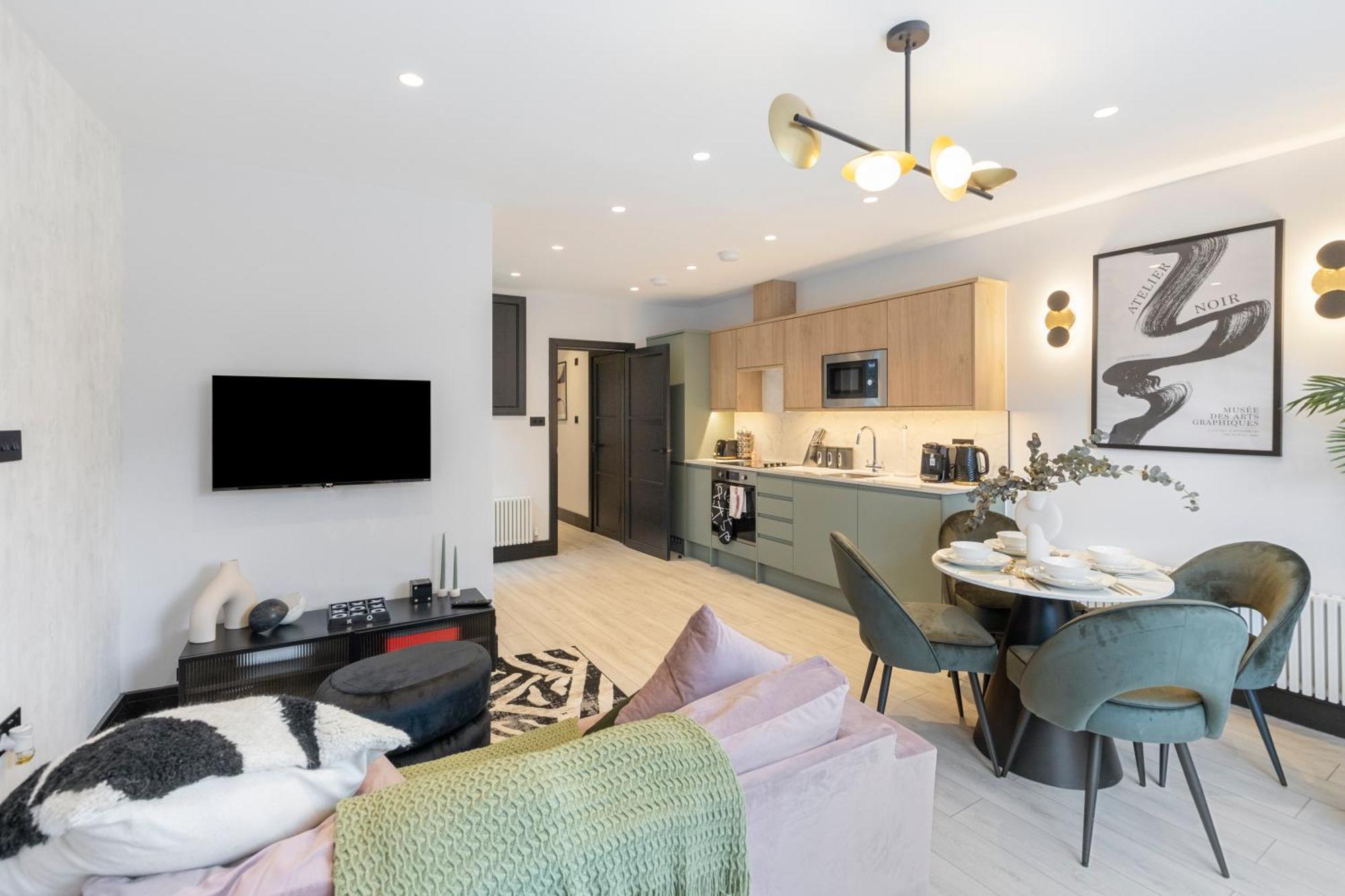 דירות לונדון Unwind In Style 2Br With Cozy Backyard For Groups מראה חיצוני תמונה