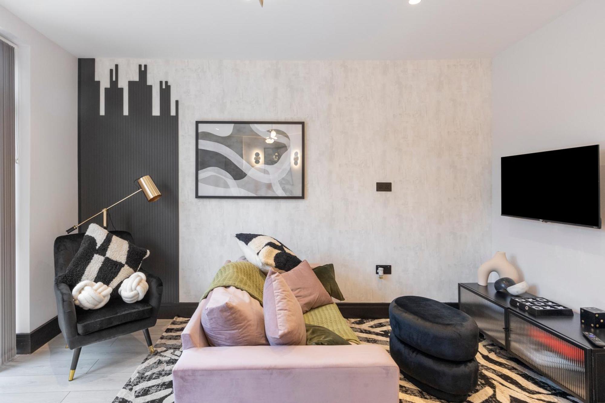 דירות לונדון Unwind In Style 2Br With Cozy Backyard For Groups מראה חיצוני תמונה